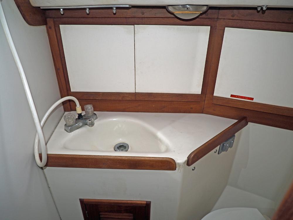 Cabin en avant, H&eacute;bergements
